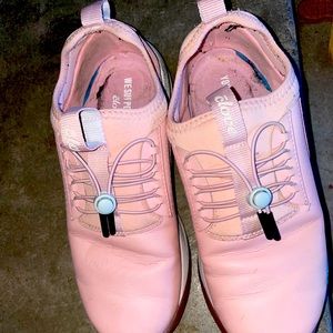 ❤️SOLD ON MERC❤️Pink 👛🎀💕Clove healthcare shoes